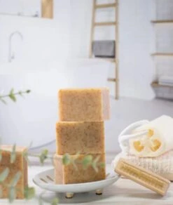 Earth To Me Turmeric Natural Lightening Bar Soap 5oz -Clore Beauty Store C00011629 2